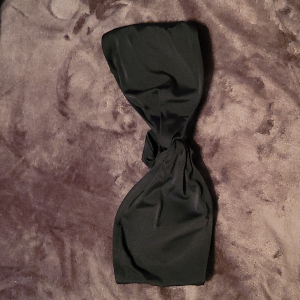 Size medium wet seal black bikini top